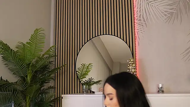 Miss Denisse online show from 12/15/25, 08:47