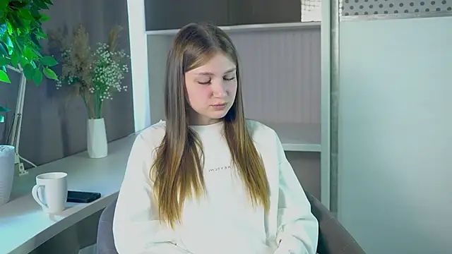 LesaFeldker online show from 11/20/25, 03:40