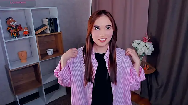 BetseyLaszlo online show from 11/18/25, 07:33