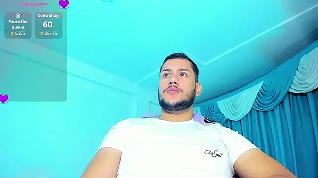 Snapshot of Latino_Hot_Boy chatting on 12/01/25, 07:15 Latino Hot Boy online show from 12/01/25, 07:15