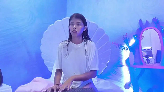 arietta skinny online show from 11/24/25, 07:58