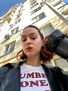 hani obsessed online show from 11/28/25, 08:58