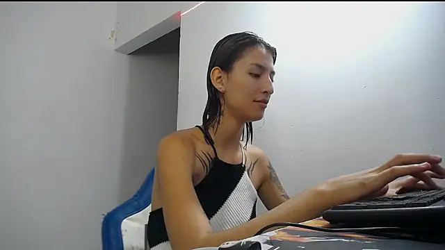 Hot play18 online show from 02/19/26, 09:34