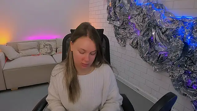 SandraLindsey online show from 11/26/25, 06:24