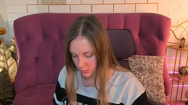 SandraLindsey online show from 11/29/25, 01:22