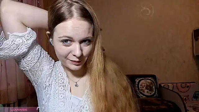 RomonaBustad online show from 11/27/25, 06:14