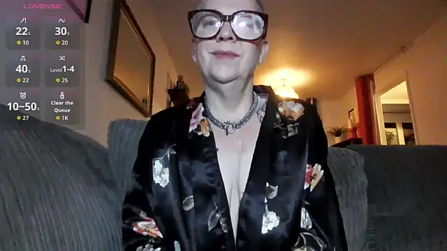 missyb x online show from 12/19/25, 10:56