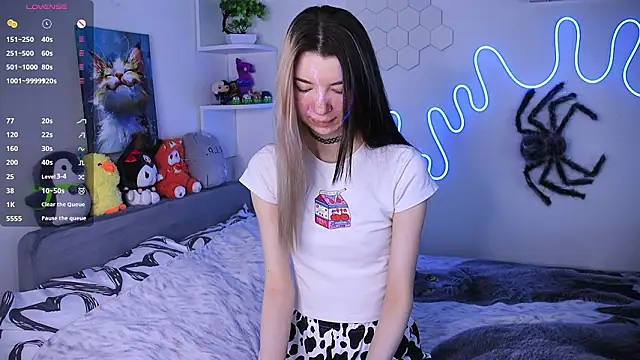 Snapshot of Emmie_shy chatting on 02/08/26, 11:30 Emmie shy online show from 02/08/26, 11:30