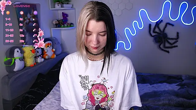 Emmie shy online show from 04/14/26, 07:30