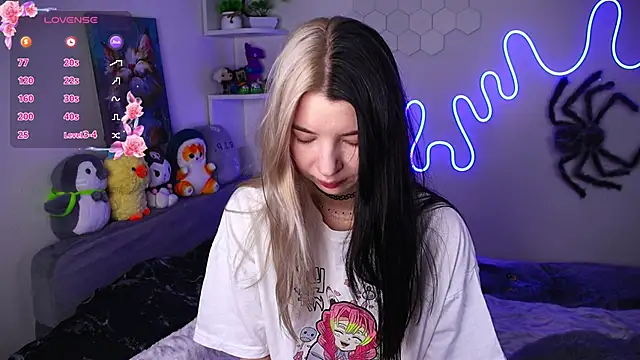 Emmie shy online show from 04/10/26, 08:49