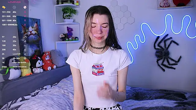 Snapshot of Emmie_shy chatting on 02/07/26, 11:18 Emmie shy online show from 02/07/26, 11:18