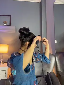 AmbarOishi   online show from 01/06/26, 02:10