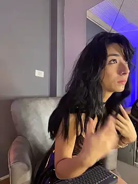 AmbarOishi   online show from 12/18/25, 01:48