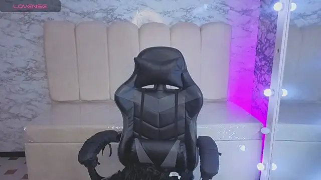 Maleja v  online show from 11/20/25, 01:23