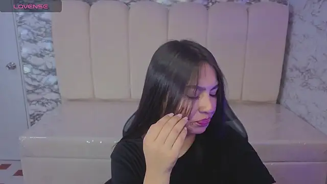 Maleja v  online show from 11/28/25, 01:33