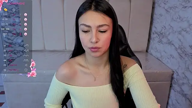 Maleja v  online show from 12/14/25, 01:49