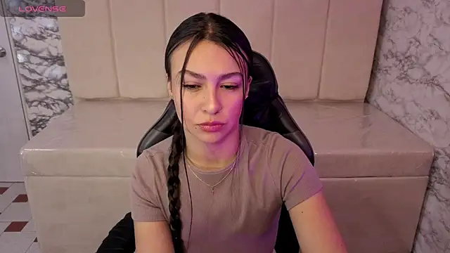 Maleja v  online show from 12/05/25, 01:10