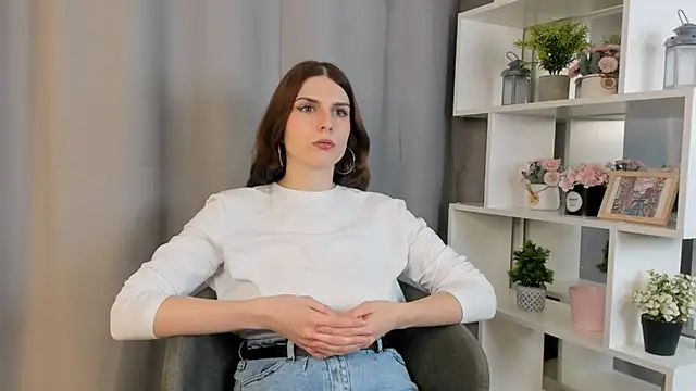 Snapshot of LavoneHerald chatting on 11/16/25, 01:27 LavoneHerald online show from 11/16/25, 01:27