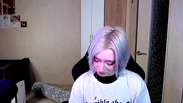 SophiaLur online show from 11/30/25, 02:29