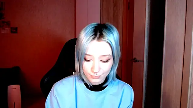 SophiaLur online show from 11/21/25, 03:55