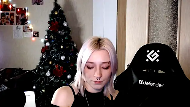 SophiaLur online show from 12/14/25, 04:34