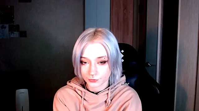 SophiaLur online show from 11/24/25, 03:23