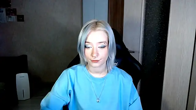 SophiaLur online show from 11/25/25, 03:34