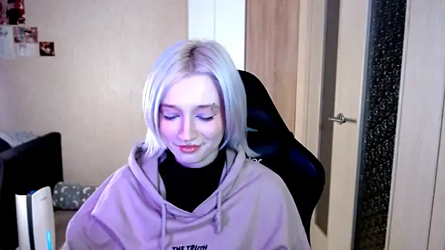 SophiaLur online show from 12/03/25, 04:39