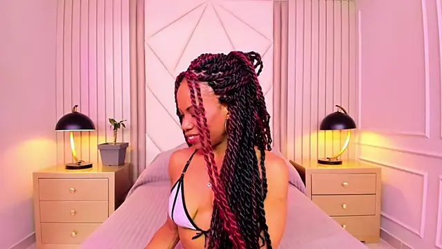 LailaDavidson online show from 11/30/25, 01:01