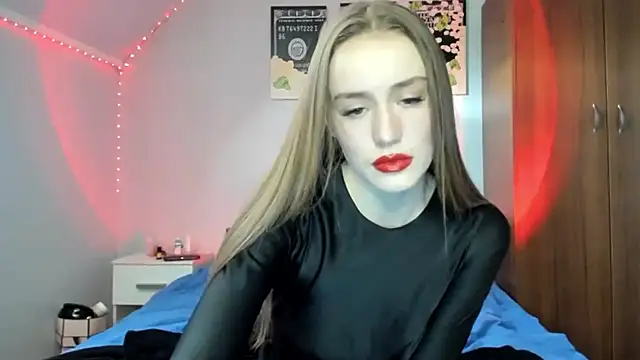 tinyglow online show from 05/03/26, 07:50