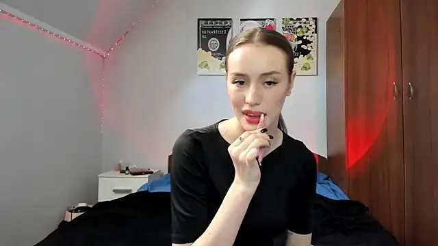 tinyglow online show from 01/09/26, 08:27