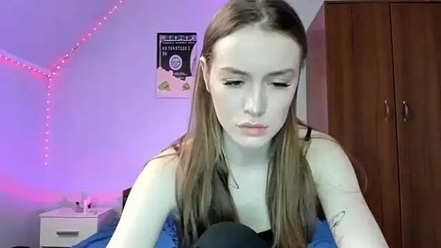 tinyglow online show from 03/13/26, 09:31