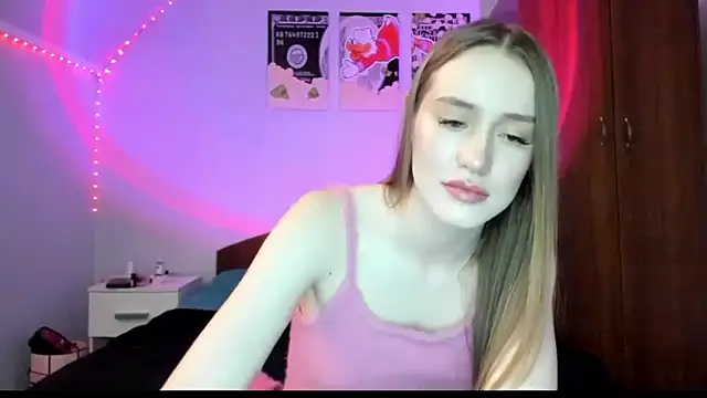 tinyglow online show from 02/03/26, 07:02