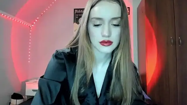 tinyglow online show from 03/04/26, 08:05