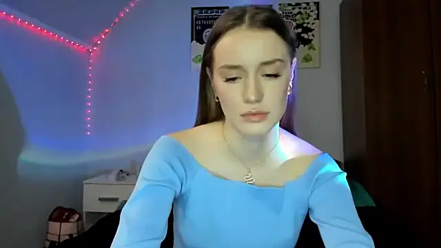 tinyglow online show from 03/01/26, 09:04