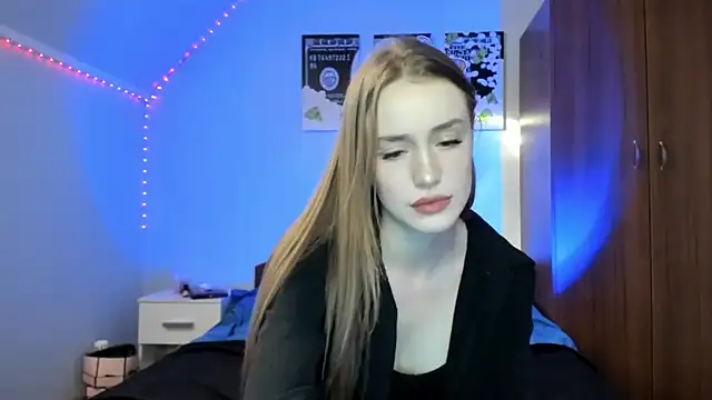 tinyglow online show from 02/07/26, 09:34