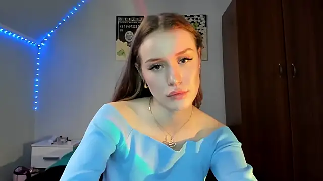 tinyglow online show from 02/25/26, 08:52