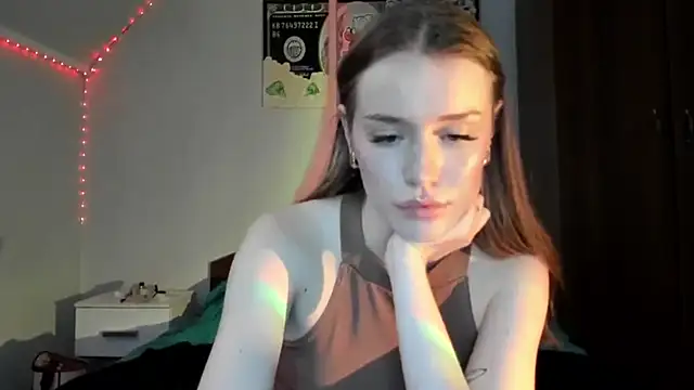 tinyglow online show from 03/27/26, 11:27