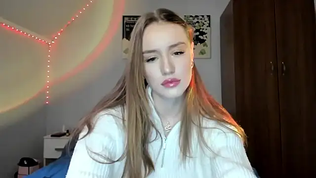 tinyglow online show from 12/18/25, 06:23