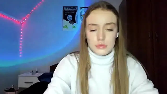 tinyglow online show from 03/11/26, 09:09