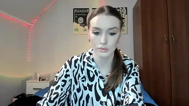 tinyglow online show from 12/16/25, 11:58