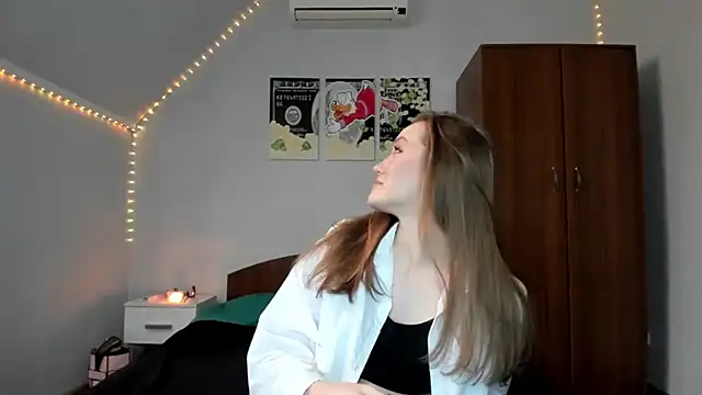 tinyglow online show from 12/02/25, 02:19