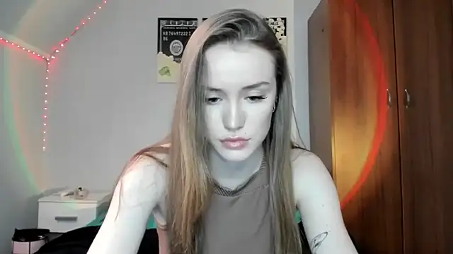 tinyglow online show from 12/03/25, 04:46