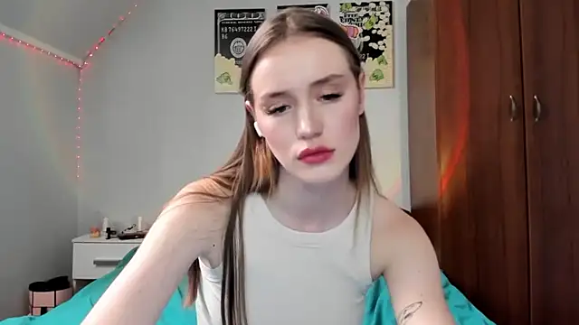 tinyglow online show from 02/17/26, 05:43