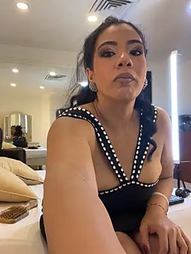 Snapshot of IvannaClaire chatting on 12/05/25, 12:37 IvannaClaire online show from 12/05/25, 12:37