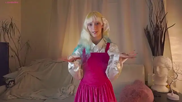 Snapshot of BeverlyWahoske chatting on 11/14/25, 09:07 BeverlyWahoske online show from 11/14/25, 09:07