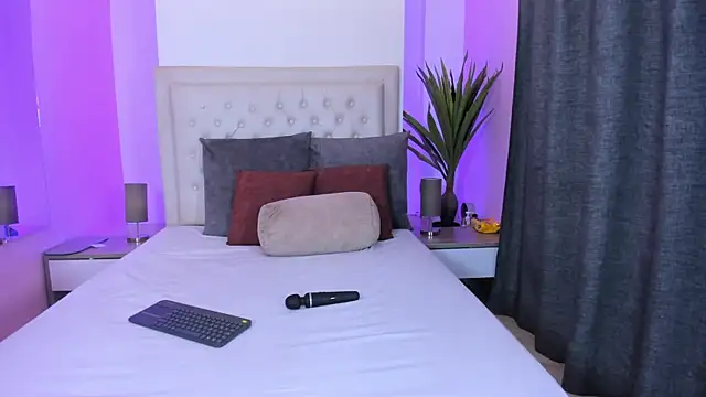 Snapshot of violeta_santanna chatting on 06/21/26, 05:24 violeta santanna online show from 06/21/26, 05:24
