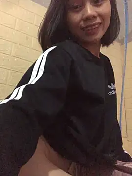 Trangbabylove online show from 11/28/25, 12:44