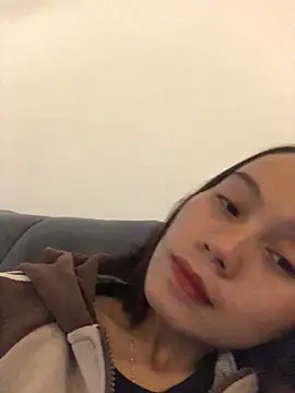 Trangbabylove online show from 12/21/25, 12:51