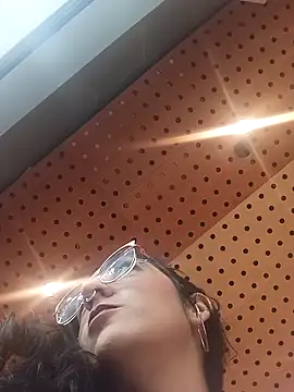 Melinerd online show from 04/08/26, 06:20